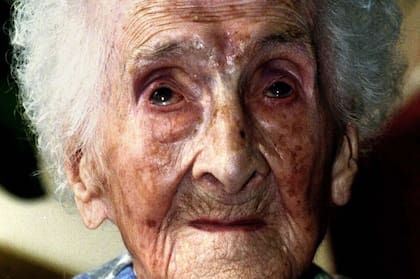 Murió en 1997 a los 122 años. Ahora un matemático ruso sugiere que fue una impostora. Su ciudad, Arlés, se moviliza en su defensa