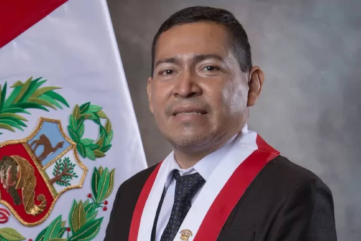 Murió Hitler Saavedra