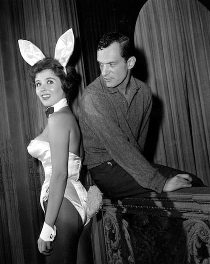 "Durante casi seis décadas, Hefner mantuvo un estricto control sobre Playboy. Ahora, cuatro años después de su muerte, los conocedores, colegas, ejecutivos y empleados están listos para compartir la historia completa de lo que fue realmente la vida en Playboy”, manifestó un comunicado que emitió la producción del programa