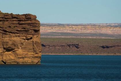 Murió un pescador que cayó por un acantilado en cercanías a El Chocón