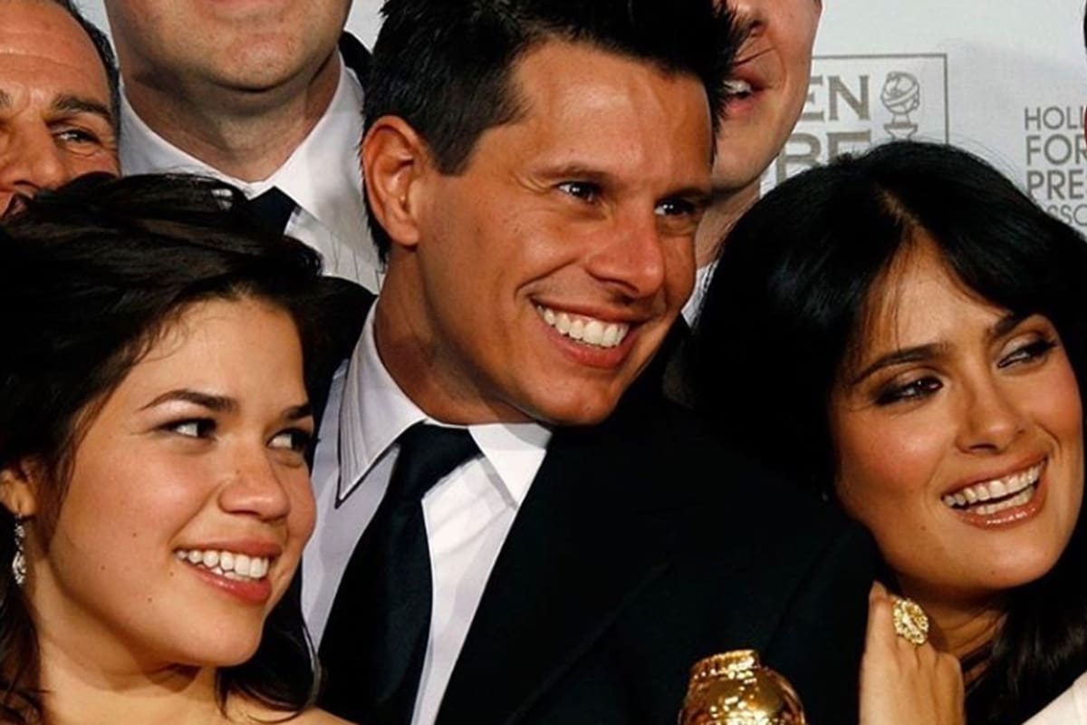 Murió uno de los creadores de Ugly Betty, Silvio Horta, a los 45 años; aquí junto a America Ferrera y Salma Hayek