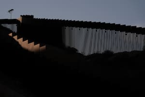Muros que separan México de Estados Unidos en Tijuana