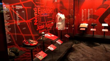 Museo Benfica. Está en Lisboa, tiene 4000 m2 y costó 27 millones de euros. La Asociación Portuguesa de Museología lo eligió como el mejor del país