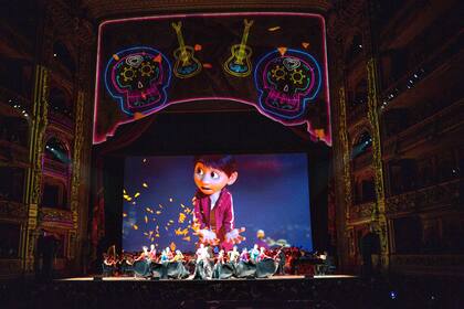 Música, baile y las imágenes de películas como Coco llegarán este sábado al escenario del Teatro Colón de la mano de Pixar