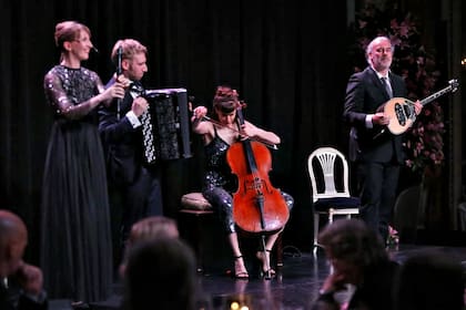 En la cena se escuchó música representativa de ambos países