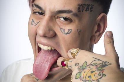 El músico de trap Duko ha ayudado a popularizar los tatuajes faciales