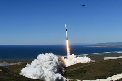 Musk cree que sus proyectos de exploración espacial avanzarían más rápido con menos regulaciones