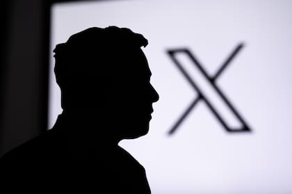 Musk está intentando aplicar en el gobierno estadounidense el método que usó para recortar personal cuando adquirió Twitter, rebautizada X