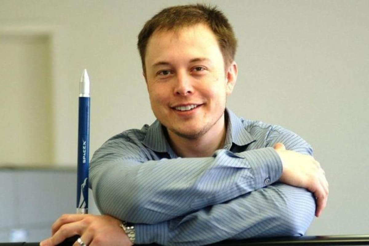 Musk salió de su Sudáfrica natal hacia Canadá para luego estudiar en Estados Unidos