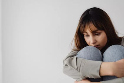 Muy difundida, al depresión se manifiesta con sentimientos de tristeza, ansiedad o vacío, irritabilidad, frustración, desesperanza y pesimismo.