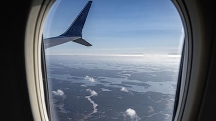 Muy pocas empresas fabrican ventanas para aviones.