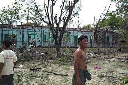 Myanmar realiza funerales de casi 22 fallecidos en escuela tras supuesto bombardeo militar