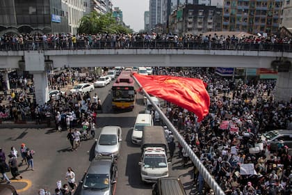 Myanmar: sigue la huelga y las autoridades amenazan con represalias