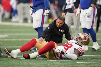 Mykel Williams de los 49ers, fuera toda la temporada por rotura de ligamento cruzado anterior