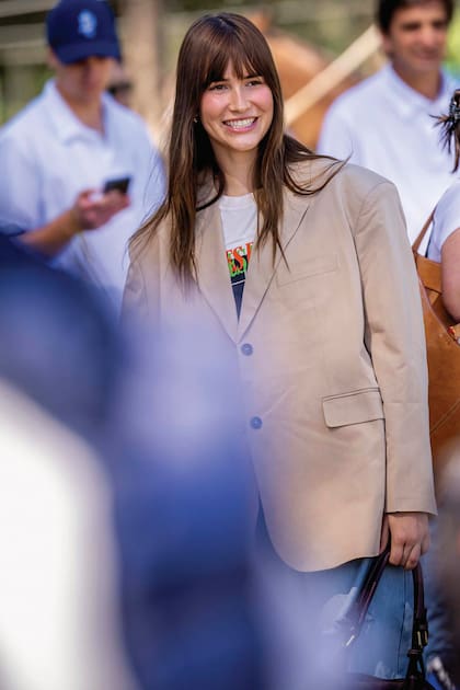 Myla Cambiaso también dijo presente. Amante del polo y de la moda, con 16 años recién cumplidos acaba de sacar su primer producto de skincare. Este año jugará por primera vez el Abierto de Polo Femenino
