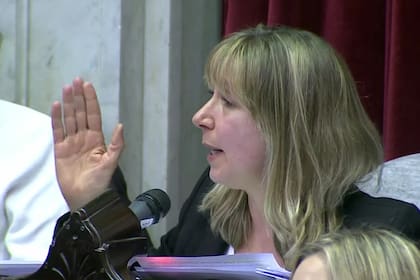 Myriam Bregman durante el debate de la boleta única