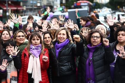 Myriam Bregman y su campaña "levantá la izquierda"
