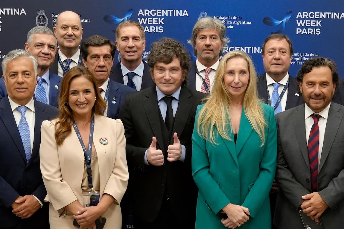 Myryam Prunotto, vicegobernadora de Córdoba, en París, con la comitiva de Milei
