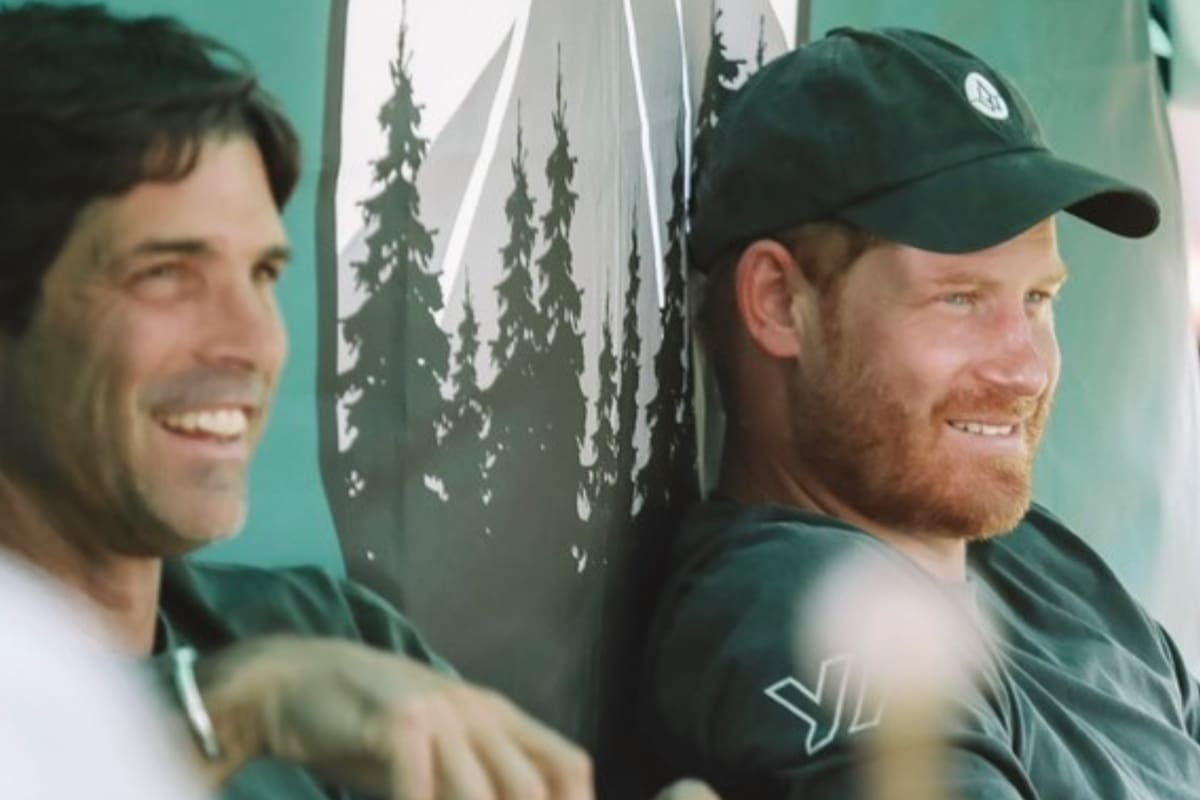 Nacho Figueras junto al príncipe Harry en un partido de polo
