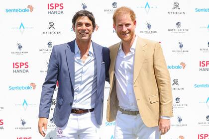 Nacho Figueras y el príncipe Harry, duque de Sussex asisten a la Copa Handa Polo 2022 de Sentebale ISPS el 25 de agosto de 2022 en Aspen, Colorado