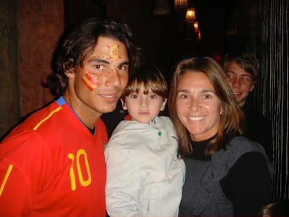 Nadal, el joven Joao Fonseca y Roberta, su madre, en Sudáfrica, en 2010