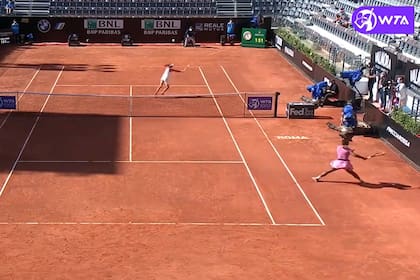 Nadia Podoroska gana un punto clave para torcerle el brazo a Serena Williams