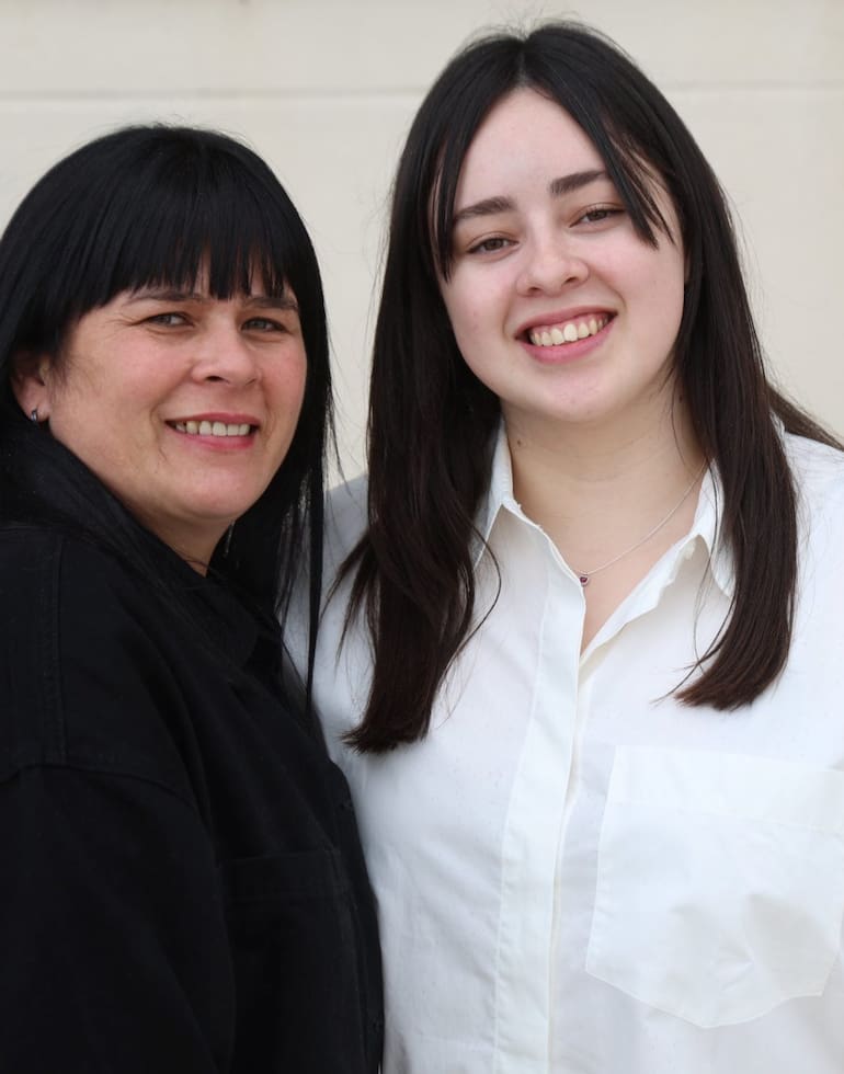 Nadia Rodríguez en un evento público, al que asisten cientos de jóvenes y adolescentes, que está organizado por la Fundación BisBlick y auspicia FUNDACION LA NACION en el Hipódromo de Palermo.
Nadia es una chica de 23 años con una historia de vida muy inspiradora (vivió en una casa sin baño, su mamá que es empleada doméstica destinó la AUH para pagarle un colegio parroquial, y ella, gracias a haber sido becada por dos fundaciones, pudo estudiar en una universidad privada y recibirse de licenciada en Administración de Empresas.