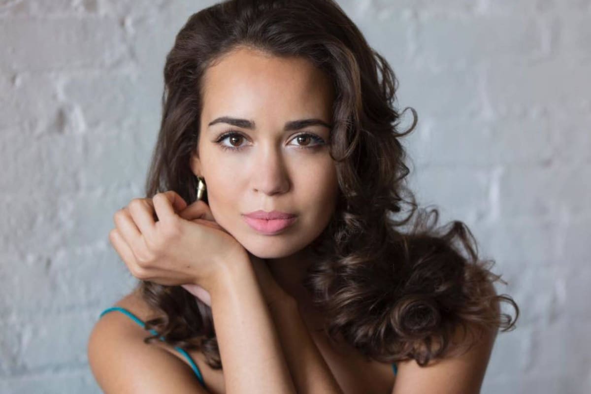 Nadine Sierra es hija de un puertorriqueño y una portuguesa y se crio en Florida