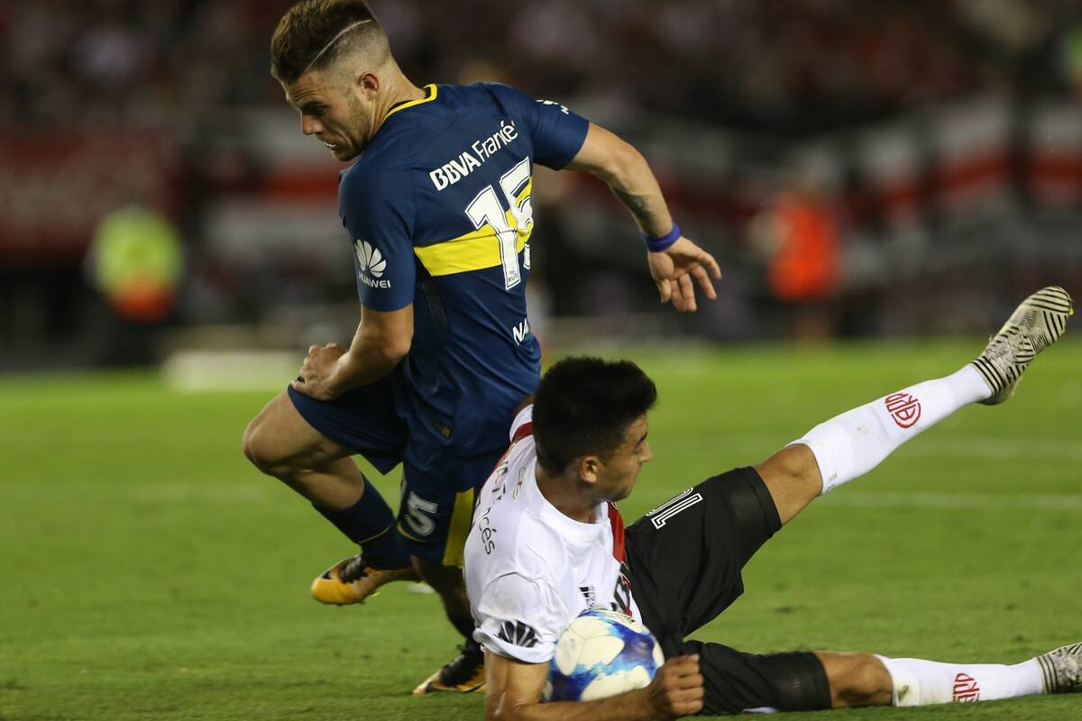 Nahitan Nandez y un cruce con intensidad con Pity Martínez en el superclásico disputado en el Monumental