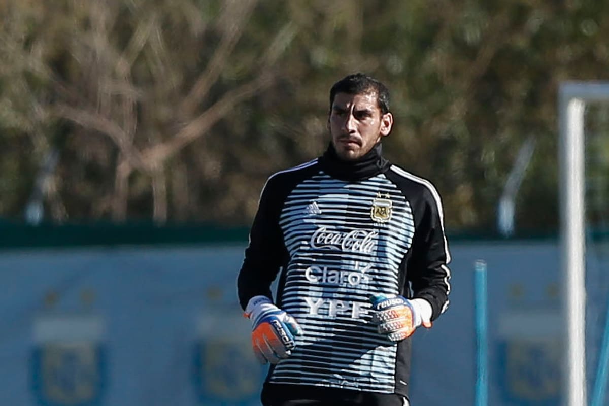 Nahuel Guzmán ya se entrena con el seleccionado argentino.