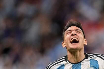Nahuel Molina festeja un gol de la Argentina ante Países Bajos, por los cuartos de final del Mundial; el lateral estaba en la órbita de muy pocos