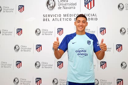 Nahuel Molina fue presentado en Atlético de Madrid este jueves, aunque desde el martes entrenaba con sus nuevos compañeros
