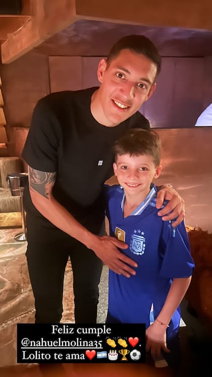 Nahuel Molina junto a Lolito Tinelli, hijo del reconocido presentador televisivo