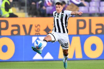 Nahuel Molina Lucero, con la camiseta 16 de Udinese, de Italia; su destino está en Atlético de Madrid, en España