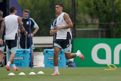 Nahuel Molina reconoció que el equipo debe ajustar cuestiones defensivas para seguir avanzando en el Mundial