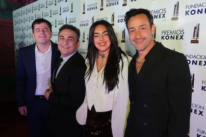 Nahuel Pennisi, Topa, Ángela Leiva y Luciano Pereyra