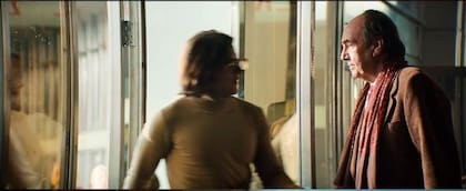 Nando Parrado es otro de los sobrevivientes que aparece en una breve escena del film