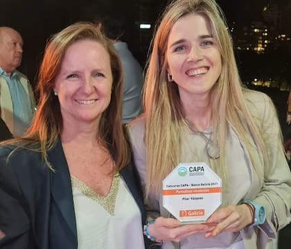 Nanette Giovaneli, presidenta de Capa, y la periodista Pilar Vazquez