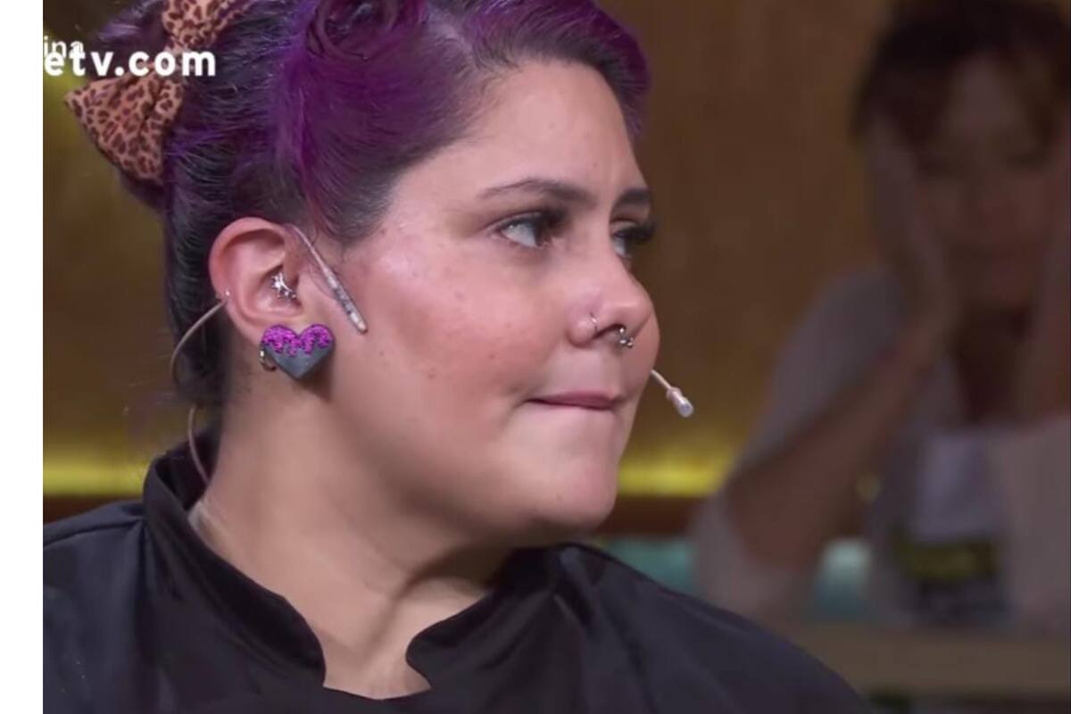 Nanu protagonizó una tensa y a la vez divertida escena. No llegó a tiempo, pero aprovechó y chicaneó al jurado.