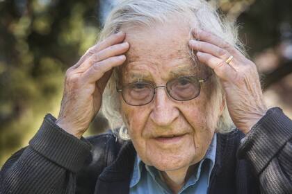 Noam Chomsky fue reconocido con el premio Fronteras del conocimiento