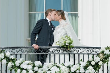 Naomi Biden y Peter Neal contrajeron matrimonio en el jardín sur de la Casa Blanca