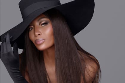 Naomi Campbell, la reina de las pasarelas, posó desnuda y compartió las fotos en sus redes sociales