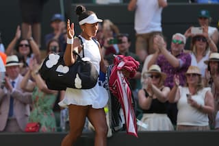 Naomi Osaka cae en Wimbledon tras reaparecer el dolor de fascitis plantar