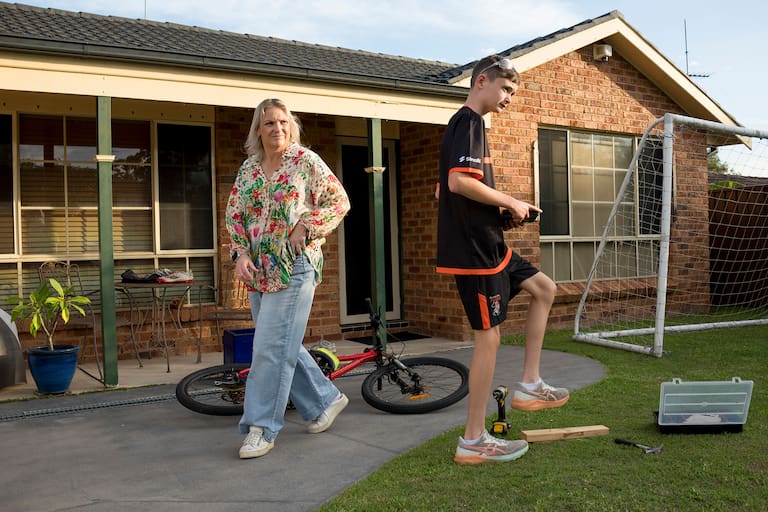 Naomi Parrish on su hijo Ethan, en los suburbios de Sídney