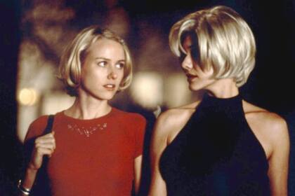 Naomi Watts y Laura Harring en Mulholland Drive, de David Lynch