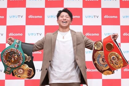 Naoya Inoue, con todos los cinturones de campeón
