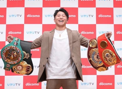 Naoya Inoue, con todos los cinturones de campeón