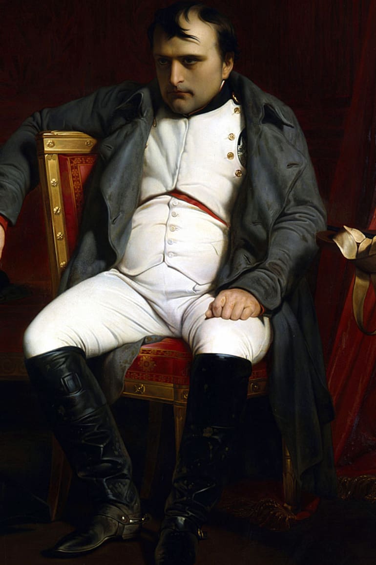 Napoleón aparece en esta obra del francés Paul Delaroche (1797-1859) en Fontainbleau durante la primera abdicación, en 1814.