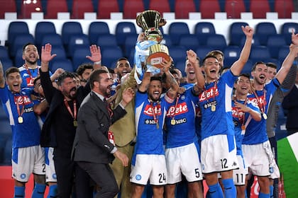 Napoli levanta la sexta Copa Italia de su historia