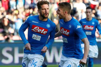 Napoli se impuso cómodamente frente a Bologna 3-1 y es líder de la Serie A